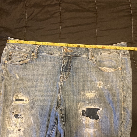 Torrid size 18 boyfriend distressed jeans - Picture 5 of 5